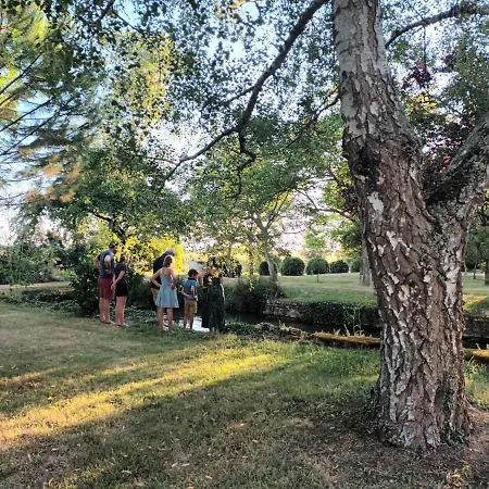 Konukevi Demeure De Mauge